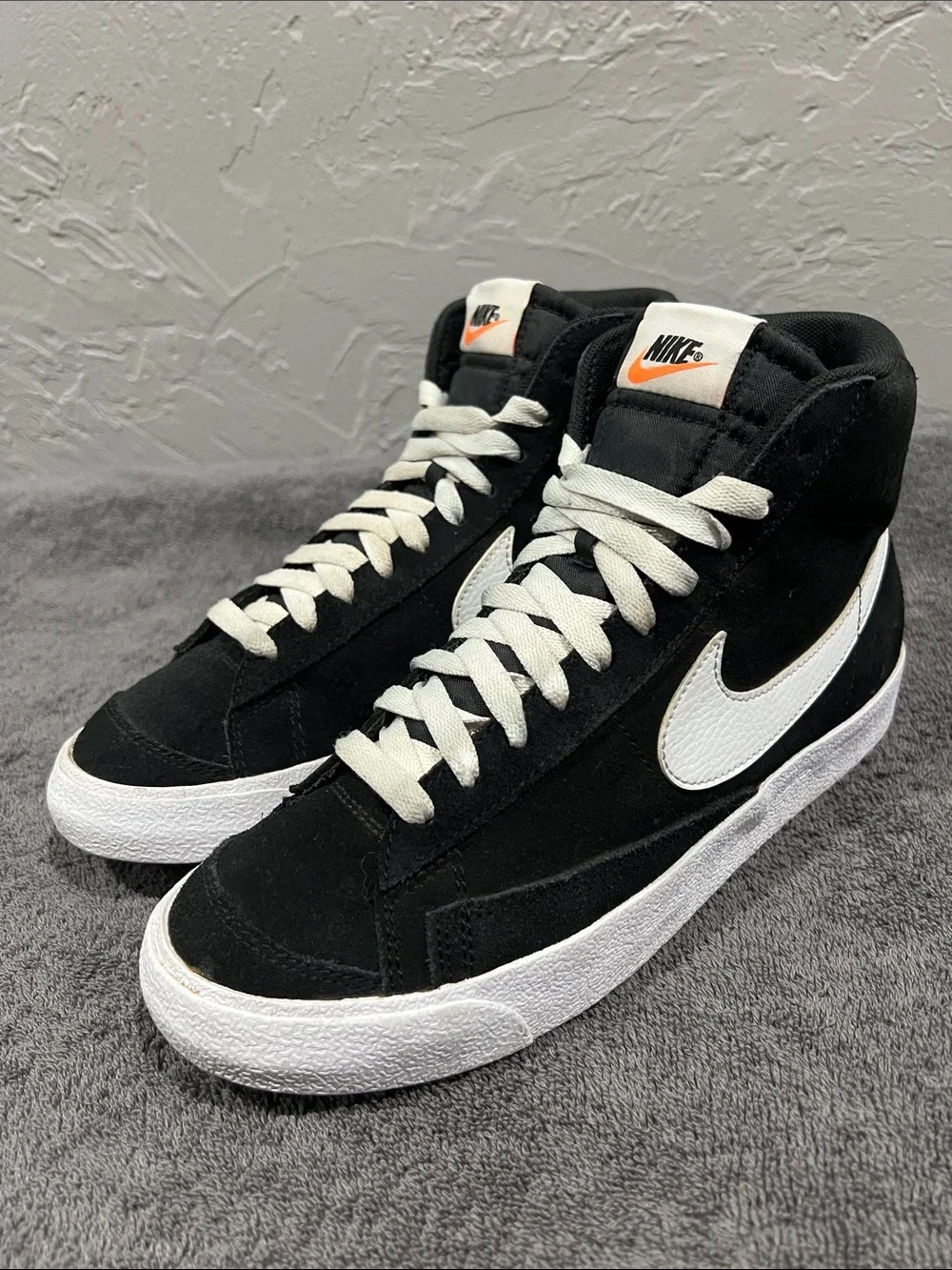 🔥 NIKE Blazer Mid 77 Vintage Black Suede/White Mid Sneakers Big Kids 6.5Y - EUC